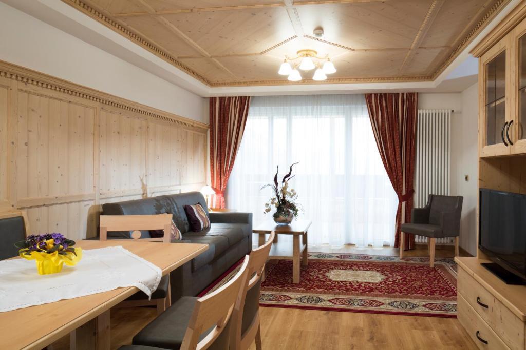 Residence Isabell セルヴァ・ディ・ヴァル・ガルデーナ エクステリア 写真